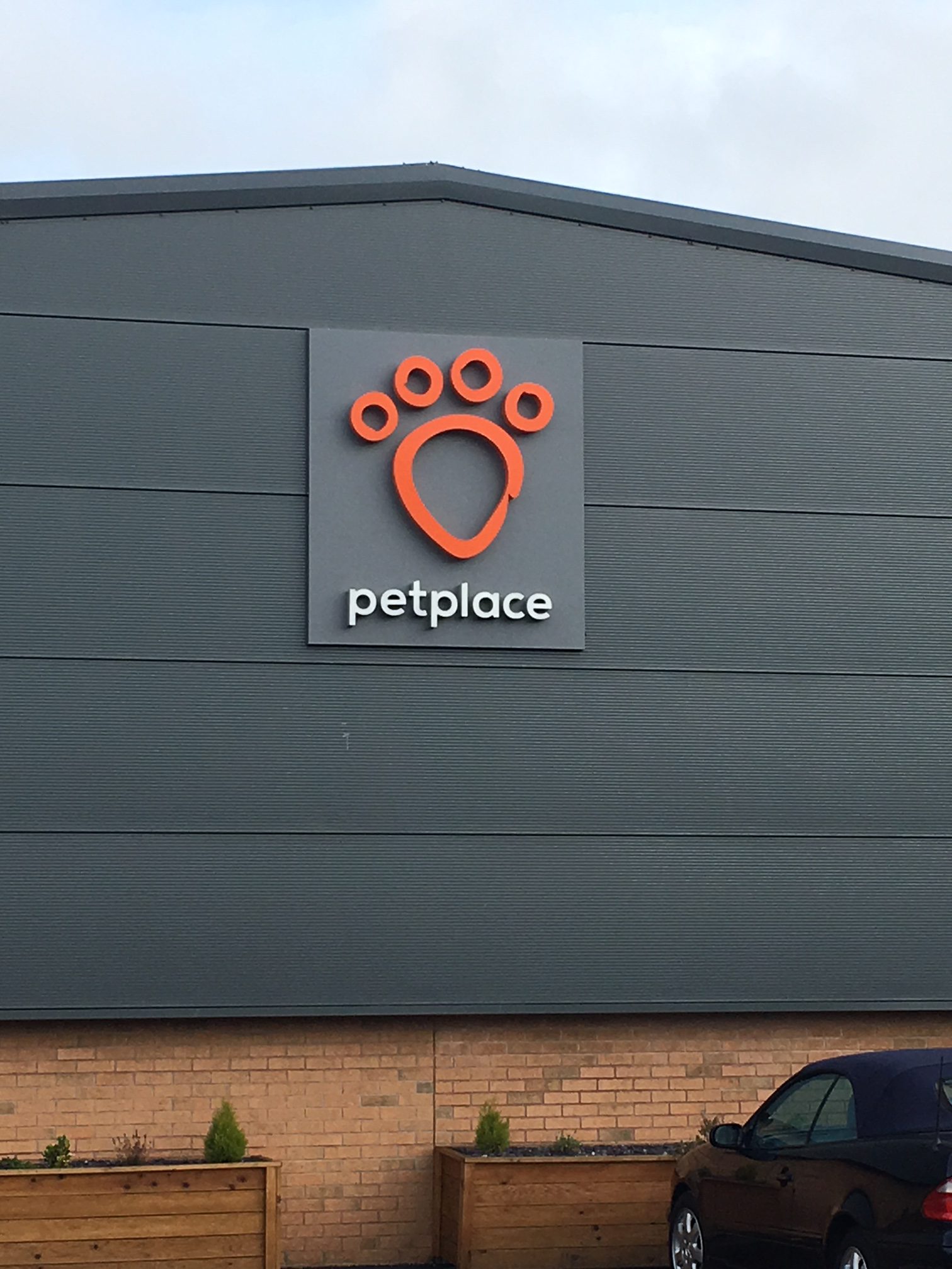 Petplace Abergele Corby+Fellas Retail Systems